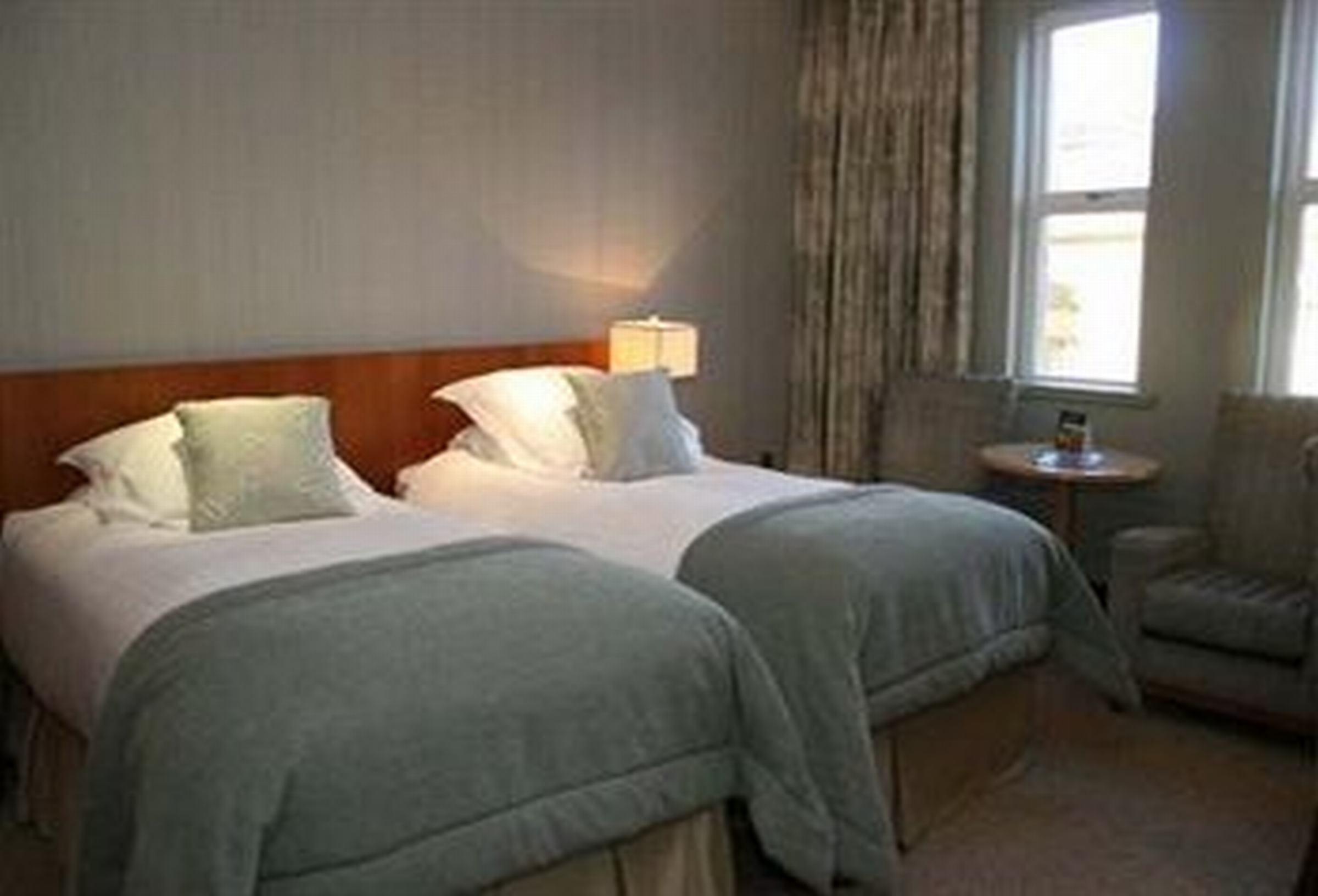 The Culloden Estate And Spa Холивуд Екстериор снимка A room at the hotel