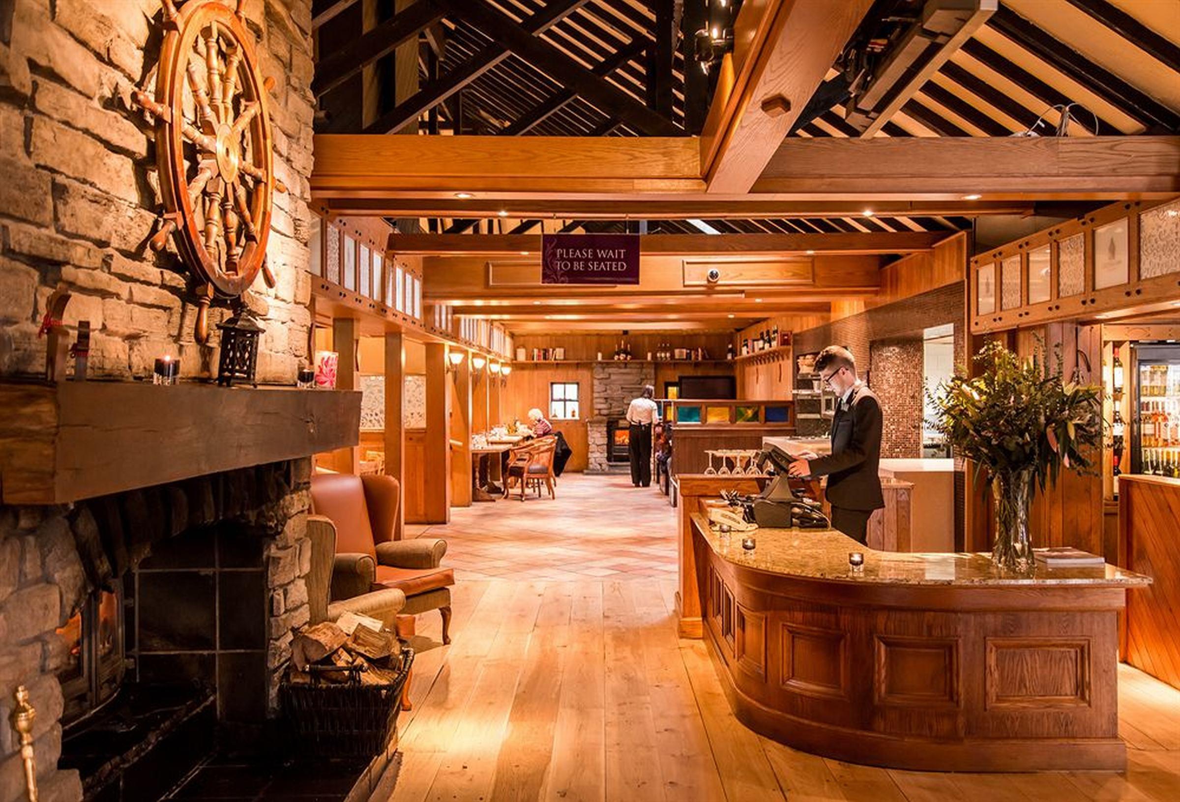 The Culloden Estate And Spa Холивуд Екстериор снимка The interior of the restaurant