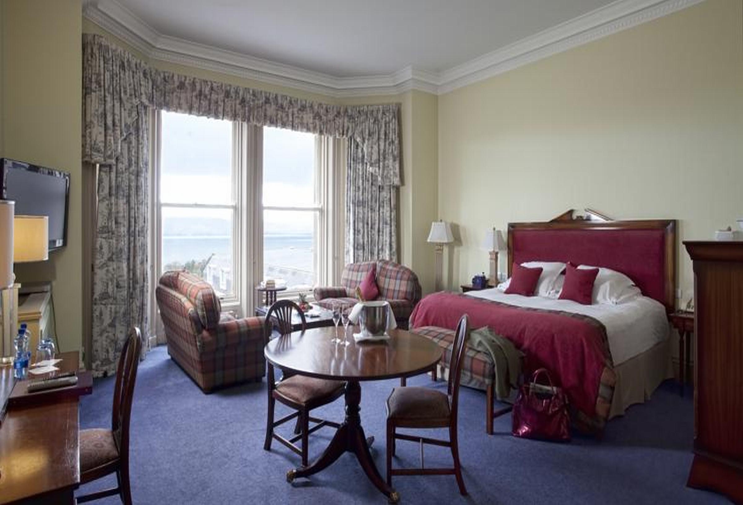 The Culloden Estate And Spa Холивуд Екстериор снимка A room at the hotel