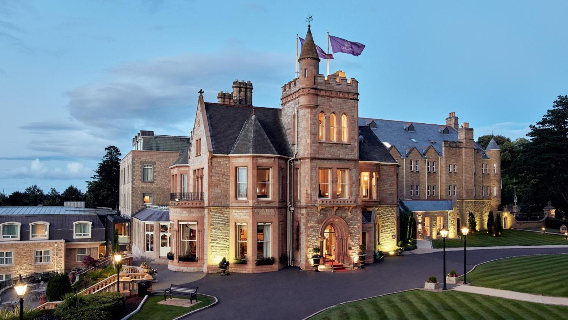 The Culloden Estate And Spa Холивуд Екстериор снимка The main entrance of the hotel