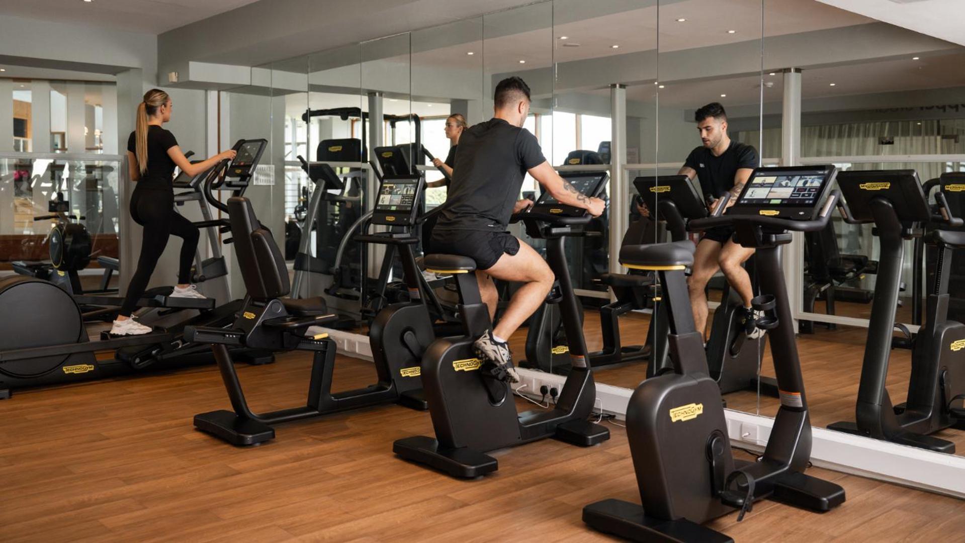 The Culloden Estate And Spa Холивуд Екстериор снимка Technogym Excite